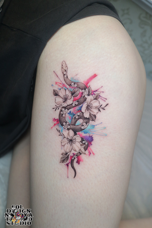 名古屋　タトゥー　女性